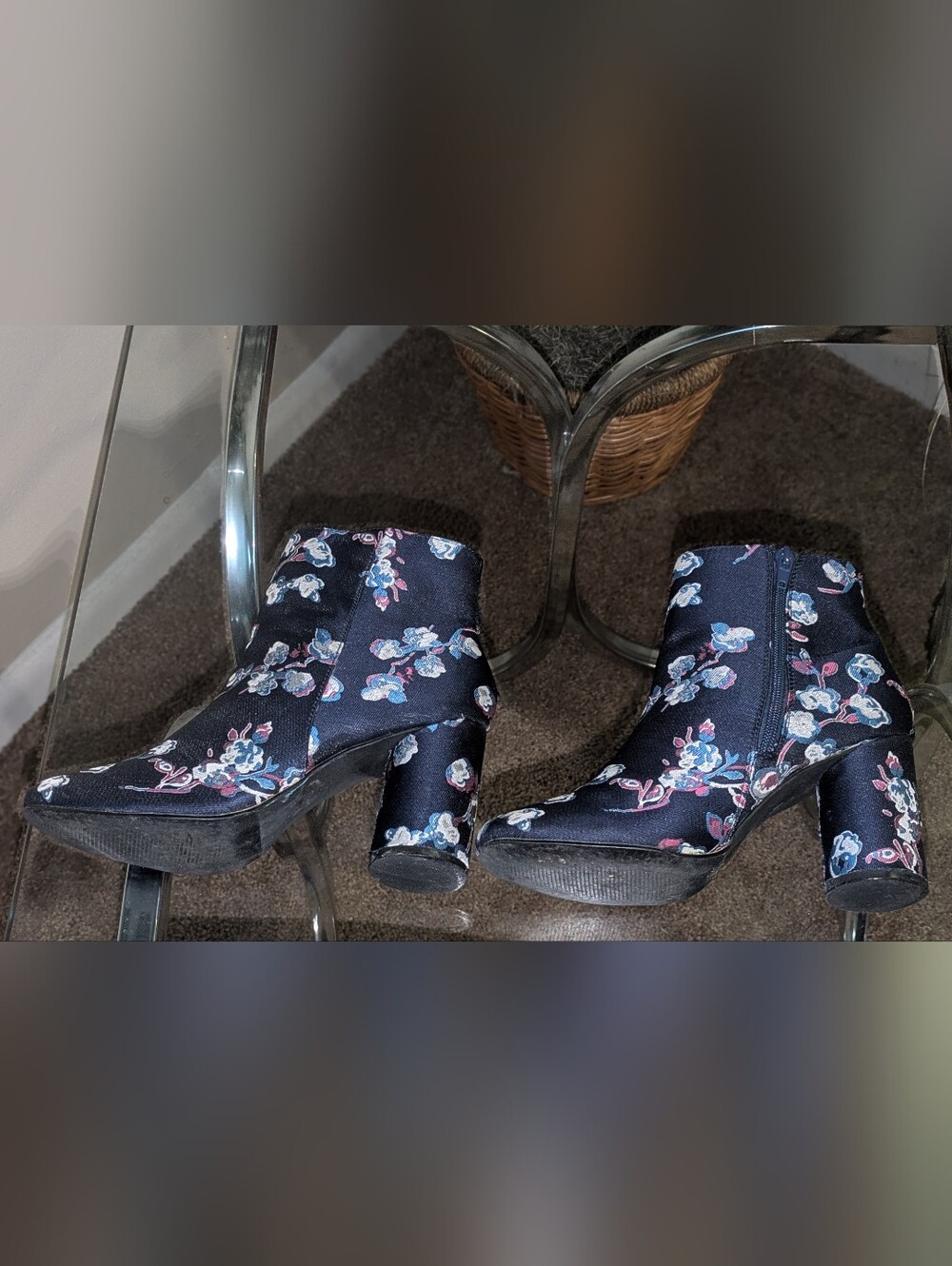 💥FINAL💥Urban Outfitters Black Floral Embroidered Ankle Boots - Picture 4 of 8